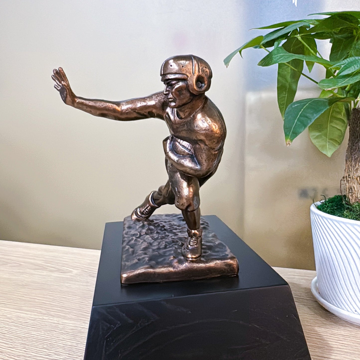 1961 Syracuse Orangemen Ernie Davis NCAA Heisman Trophy