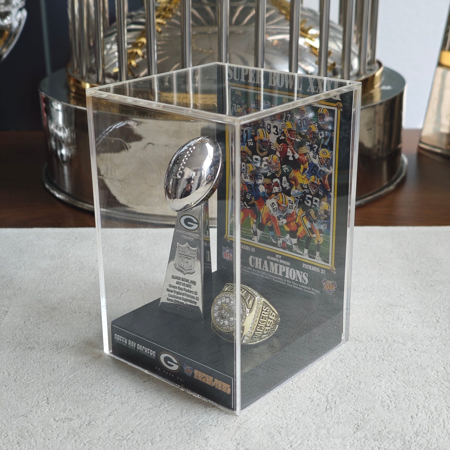 1997 Green Bay Packers Super Bowl XXXI Championship Trophy Display Case