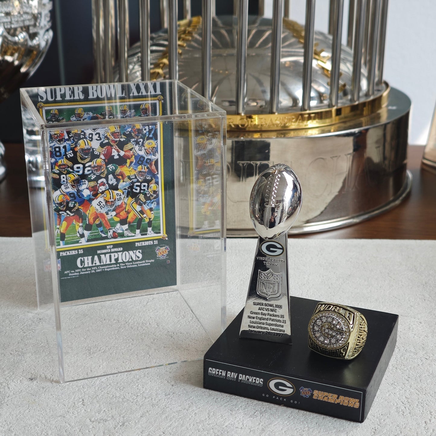 1997 Green Bay Packers Super Bowl XXXI Championship Trophy Display Case