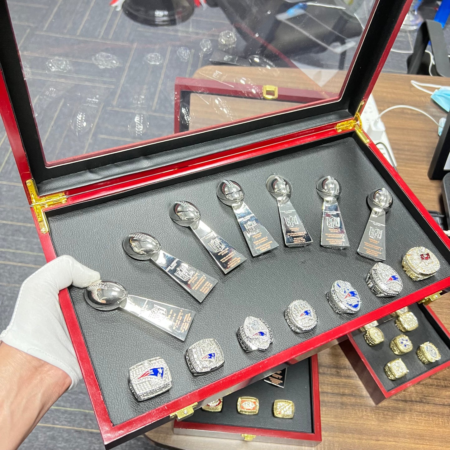 [Tom Brady]NFL 7-pcs Championship Rings And Trophies Set Box Goat Tom Brady MVP