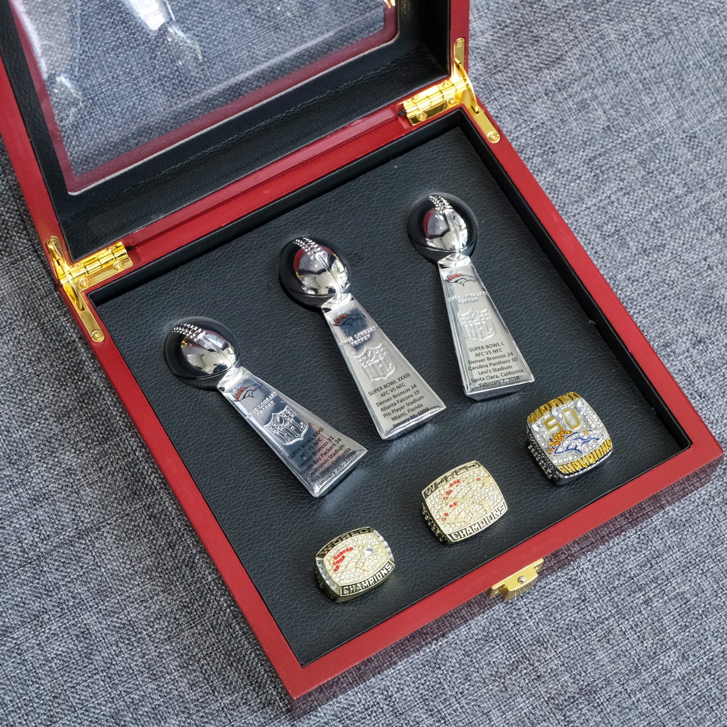 [DENVER BRONCOS ]3 Trophys and 3 Pcs Ring Set + Box NFL