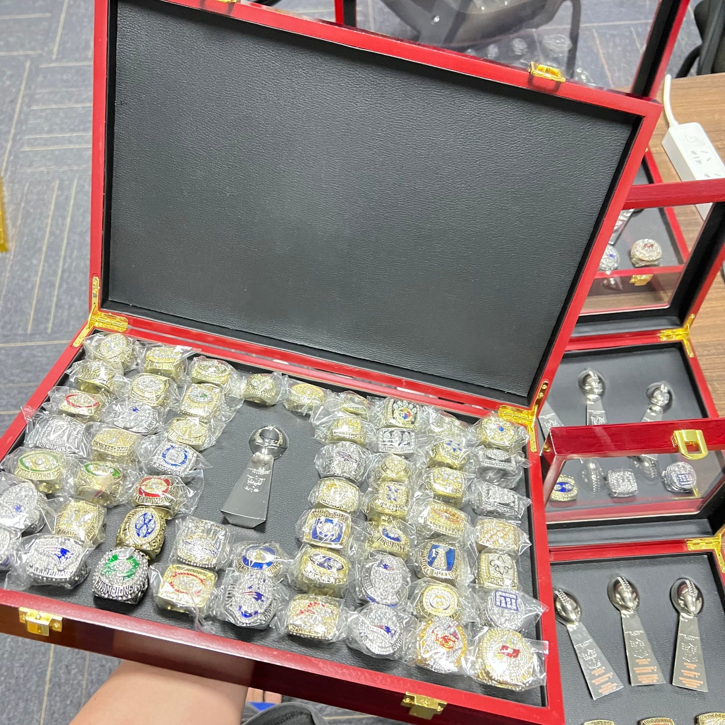 [Tom Brady]NFL 7-pcs Championship Rings And Trophies Set Box Goat Tom Brady MVP