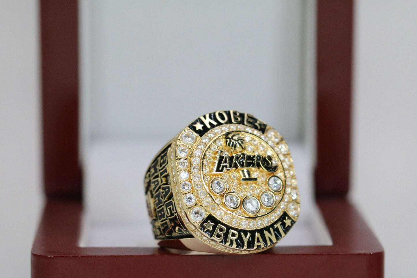 Kobe Bryant Commemorative Ring (1996-2016) - Premium Series