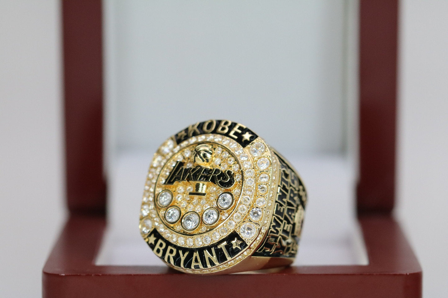 Kobe Bryant Commemorative Ring (1996-2016) - Premium Series