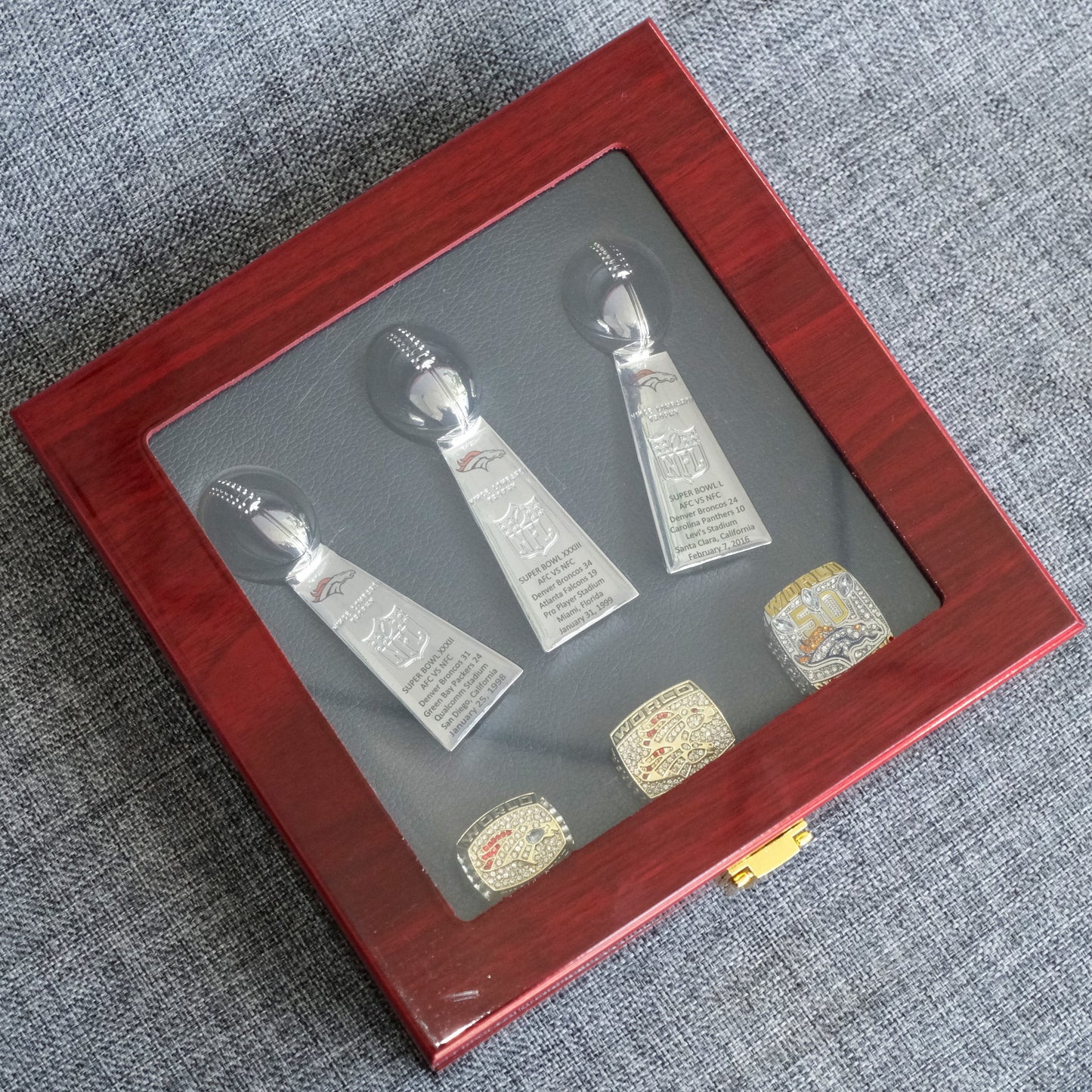 [DENVER BRONCOS ]3 Trophys and 3 Pcs Ring Set + Box NFL